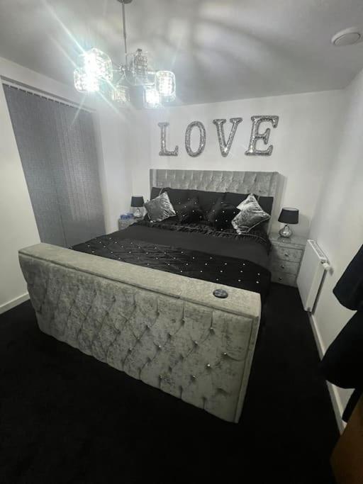 Luxury Modern Town House, Centre, Free Secured Parking Casa de férias *