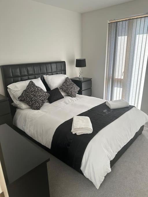 Casa de férias Luxury Modern Town House, Centre, Free Secured Parking