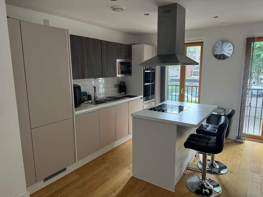 Casa de férias Luxury Modern Town House, Centre, Free Secured Parking Manchester
